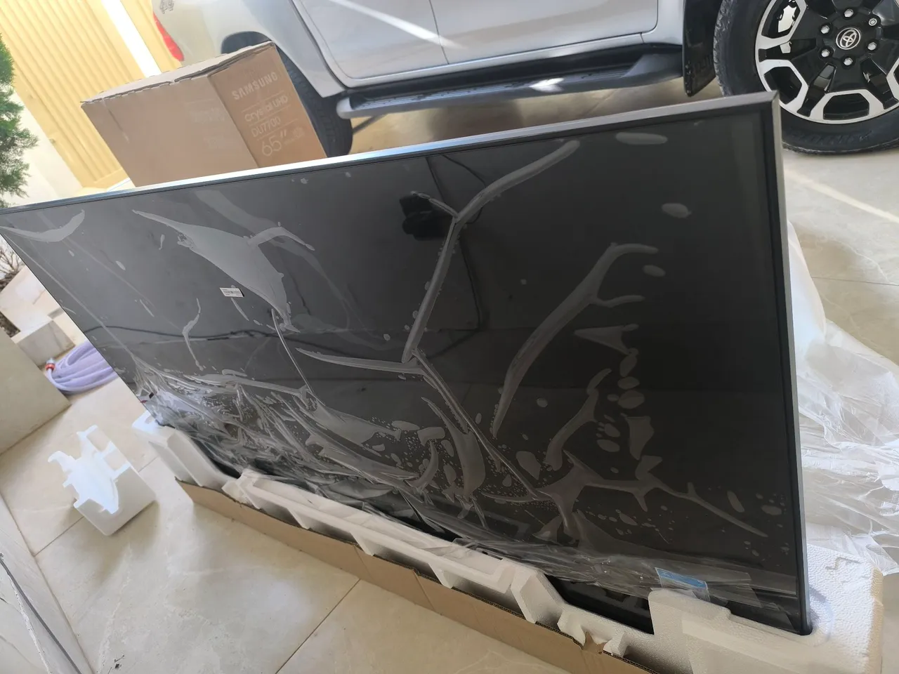 TV Samsung Crystal UHD 65'' - Nova!