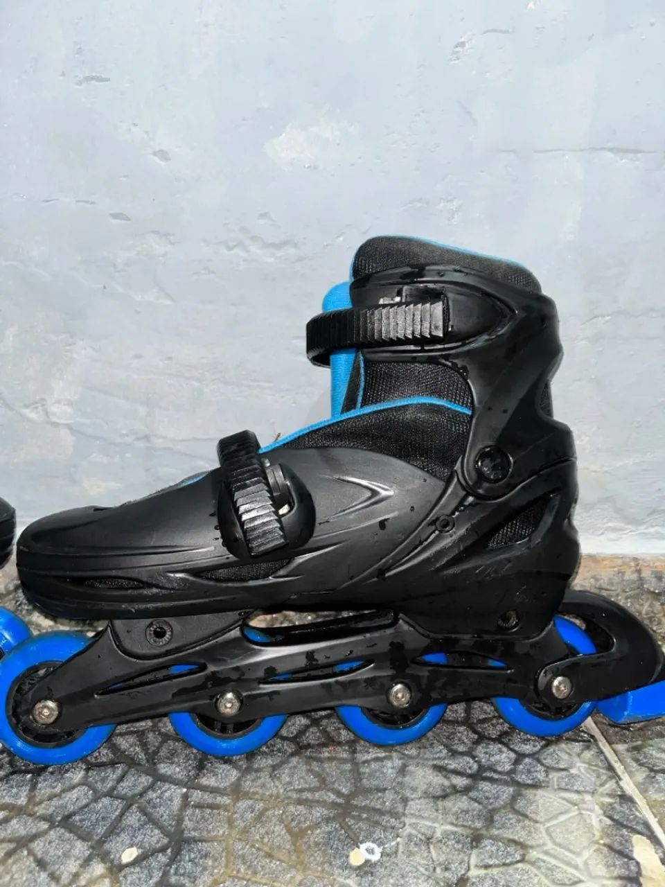 Patins Roller Inline Ajustável Preto e Azul - Foto 2
