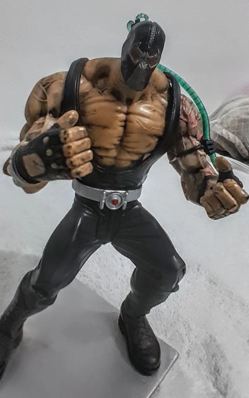 Action figure BANE DC COMICS mattel classics 