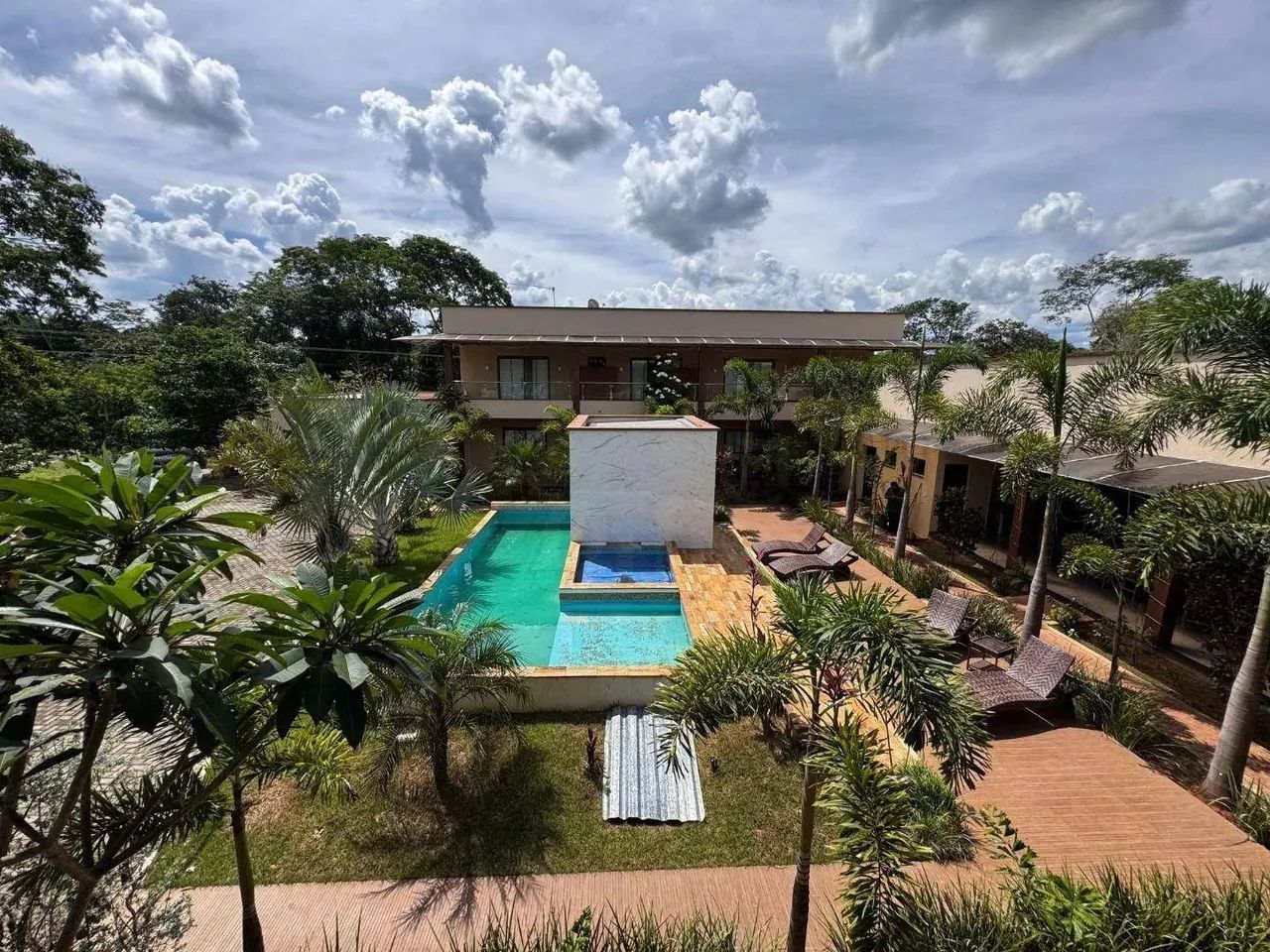 Chácara de Alto Padrão medindo 24.200m² e 877m² de área const., c/ 8 dormitórios, à venda, - Foto 2