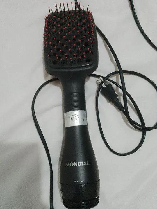 Escova alisadora e secadora  de Cabelo Mondial 