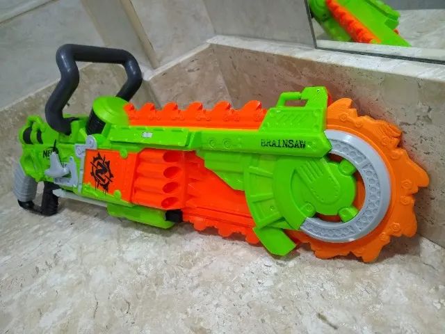 nerf zombie-strike brainsaw