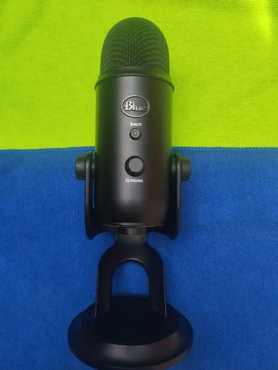 Microfone Condensador Blue Yeti Usb Cor Preto - Microfones e
