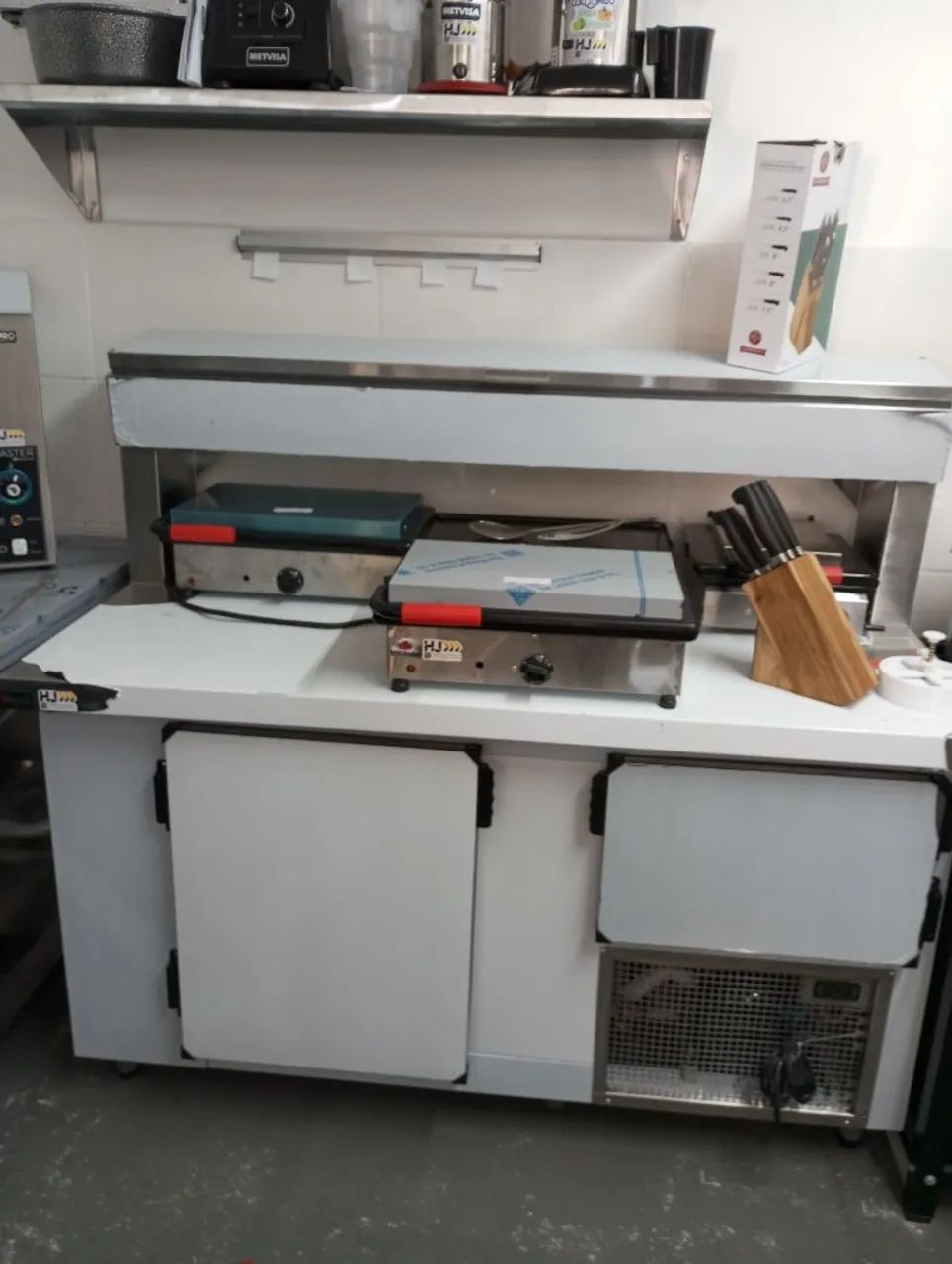 NZ. Bancada condimentadora refrigerada 1,50 m  