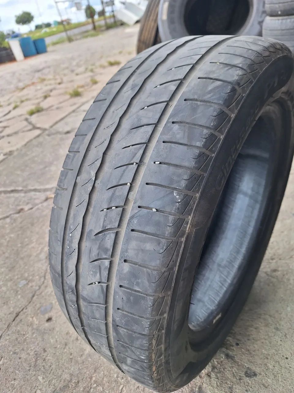 Pneu 195 55 15 Pirelli P1 (meia-vida)
