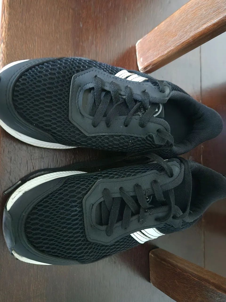 Tênis Infantil Preto com Detalhes Brancos - Foto 3