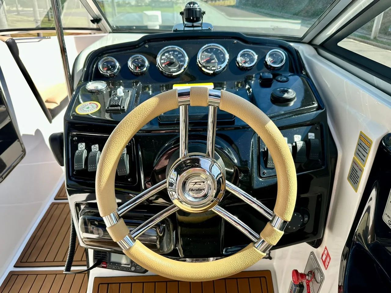 Focker 242 GTO - 2024 x1 Mercruiser 250 HP ñ Triton Ventura Fs