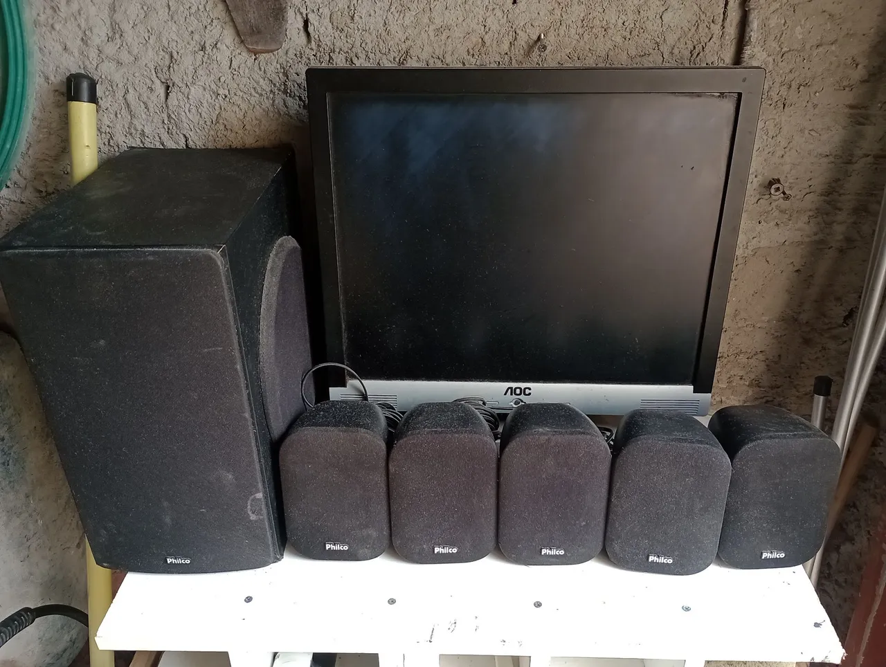 Conjunto de Som Philco 5.1 + Monitor AOC