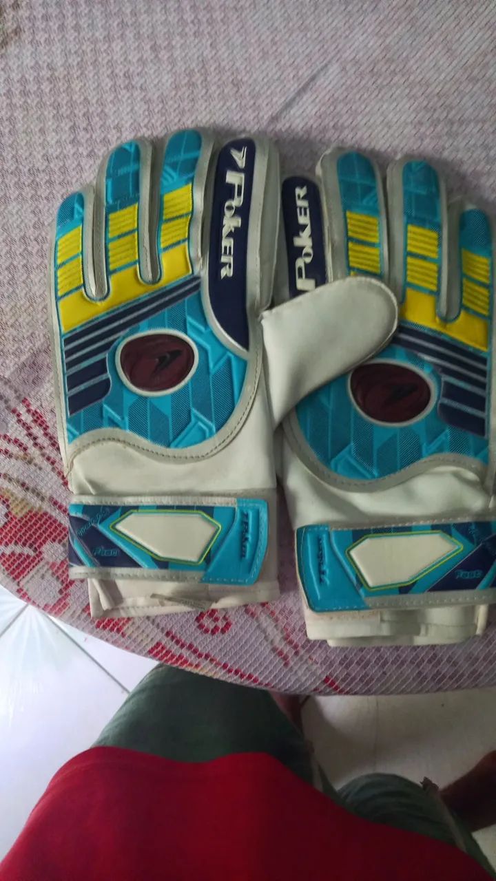 Luva goleiro poker 