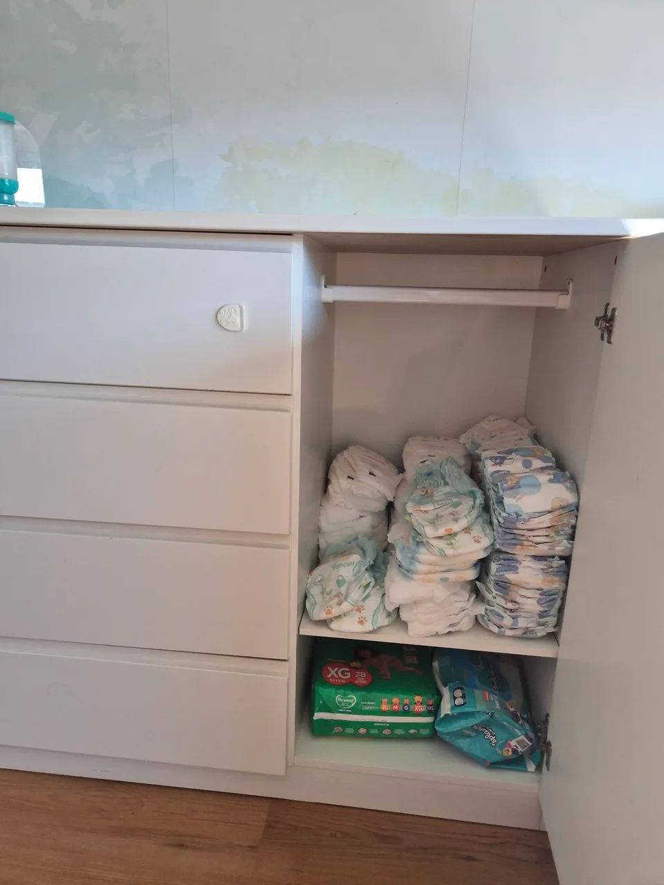 Móveis para quarto de bebê - Semi novos - Foto 4