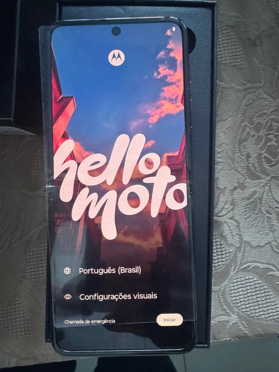 Telefone nunca usado lacrado novo sem graves,passo cartao  