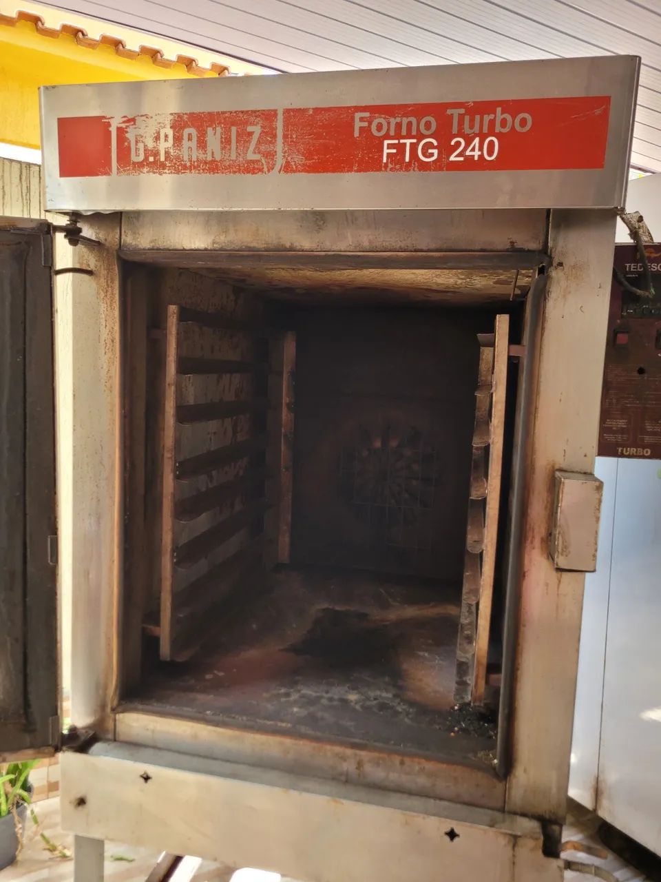 Forno turbo a gas 8 assadeiras ftg 240  g paniz - Foto 3