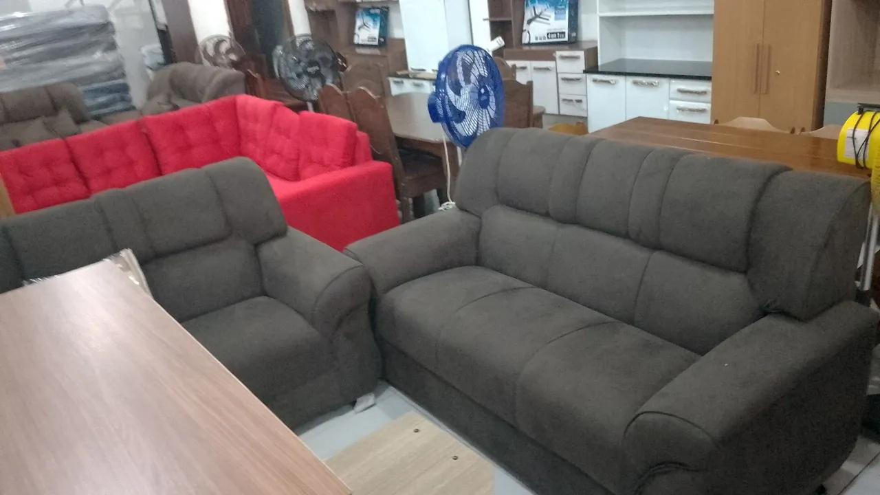 Sofá 3 lugares e Sofá 2 lugares a pronta entrega e frete grátis