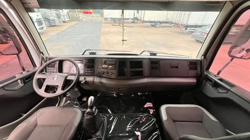 VW 24.280 CONSTELLATION 6X2 ANO/MOD 21/22 UNICO DONO CAMBIO AUTOMATIZADO 10 PNEUS SEM RECA - Foto 17