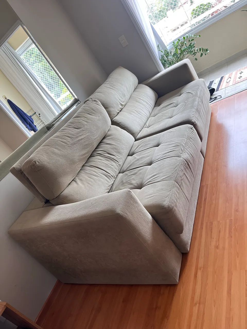 Retractable Sofa in Suede64169234529026120