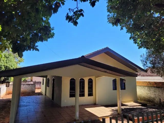 Vendo Casa no centro de Loanda-PR