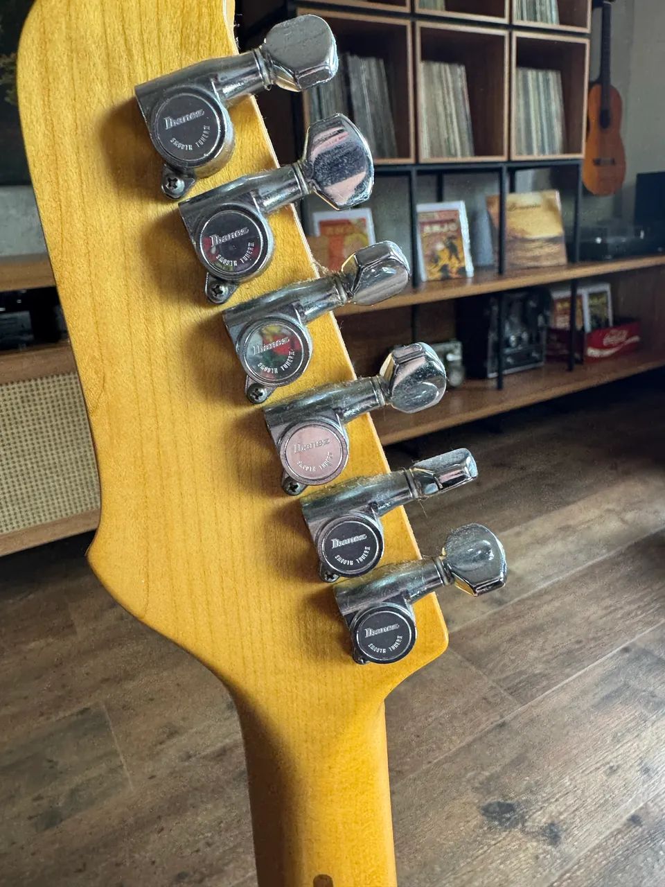 Guitarra Ibanez Roadstar II - Foto 3