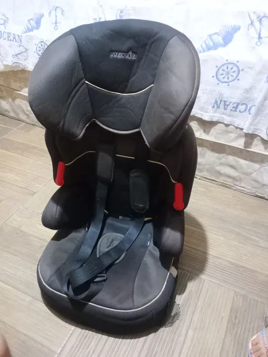Cadeirinha e acento de carro para bebê