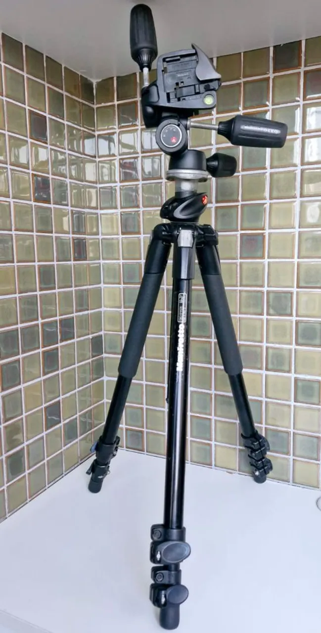 Tripé Profissional Manfrotto