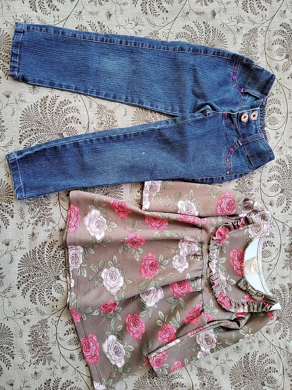 Calça e vestido infantil tamanho 3
