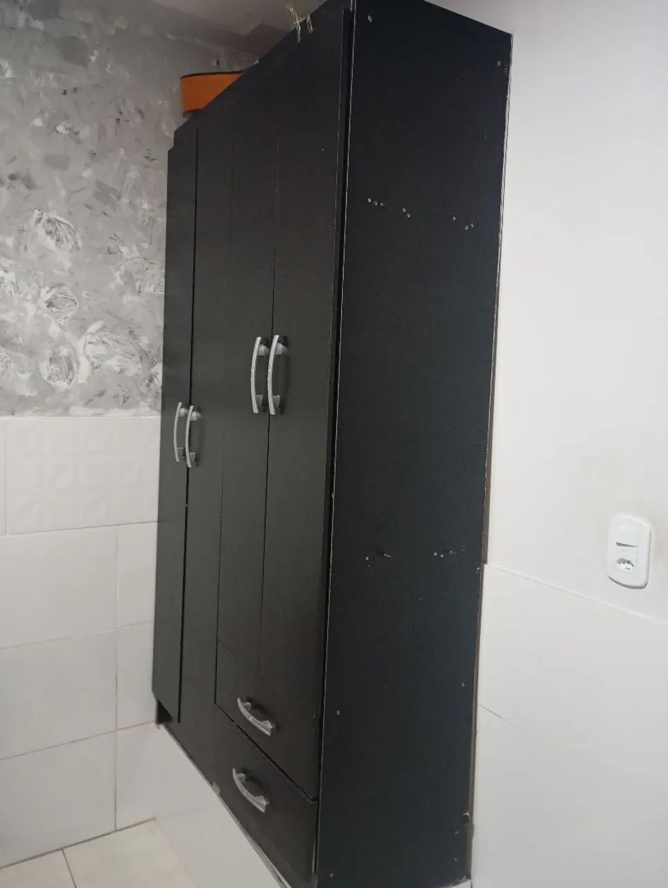 Guarda roupa solteiro 4 portas 2 gavetas  - Foto 2