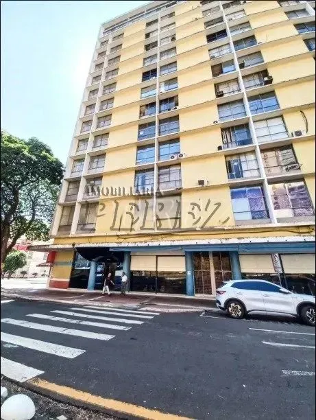 Sala comercial para venda e locação no centro em Londrina, Edifício Oscar Fuganti.