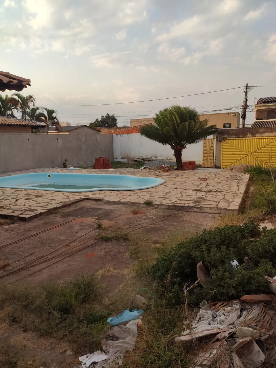 Terreno em Condomínio Fechado na Vereda da Cruz ( Arniqueiras), com 350 m², Estuda Permuta