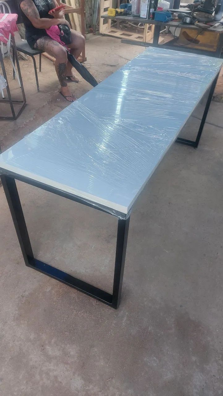 Mesa de escritório com design moderno - Foto 5