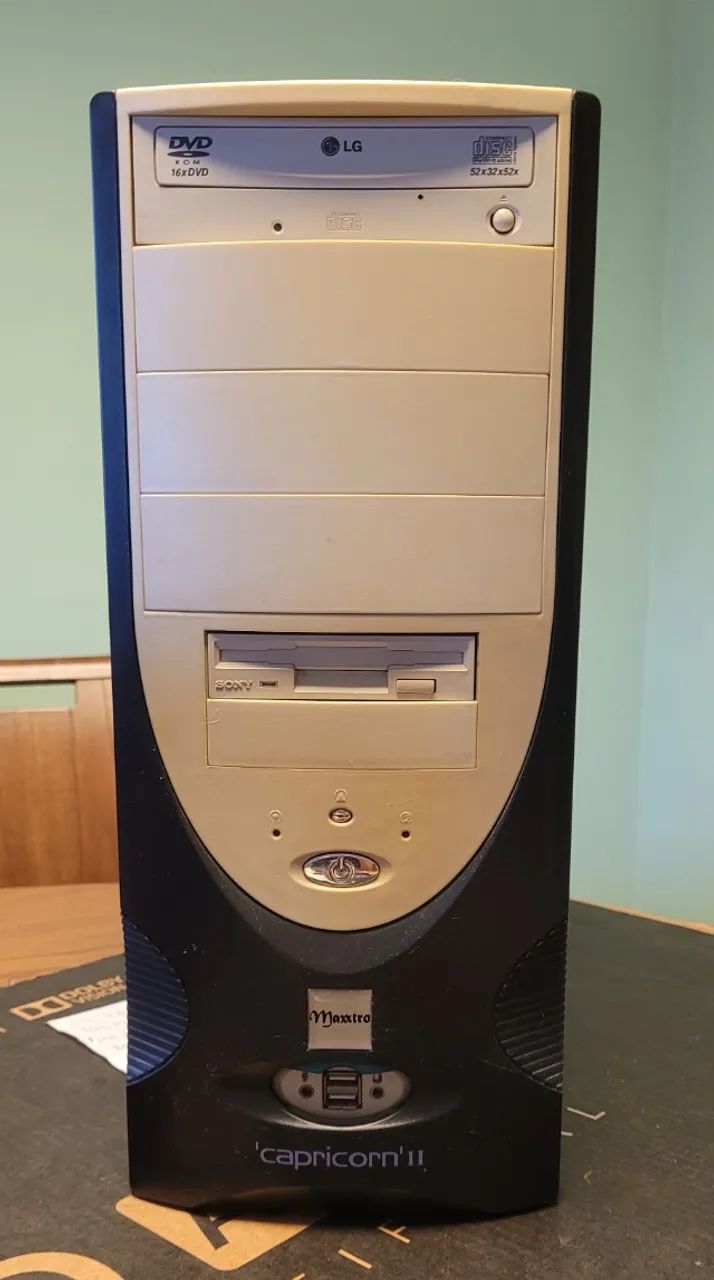 Retro PC Vintage Pentium 4 2.8GHz Colecionador