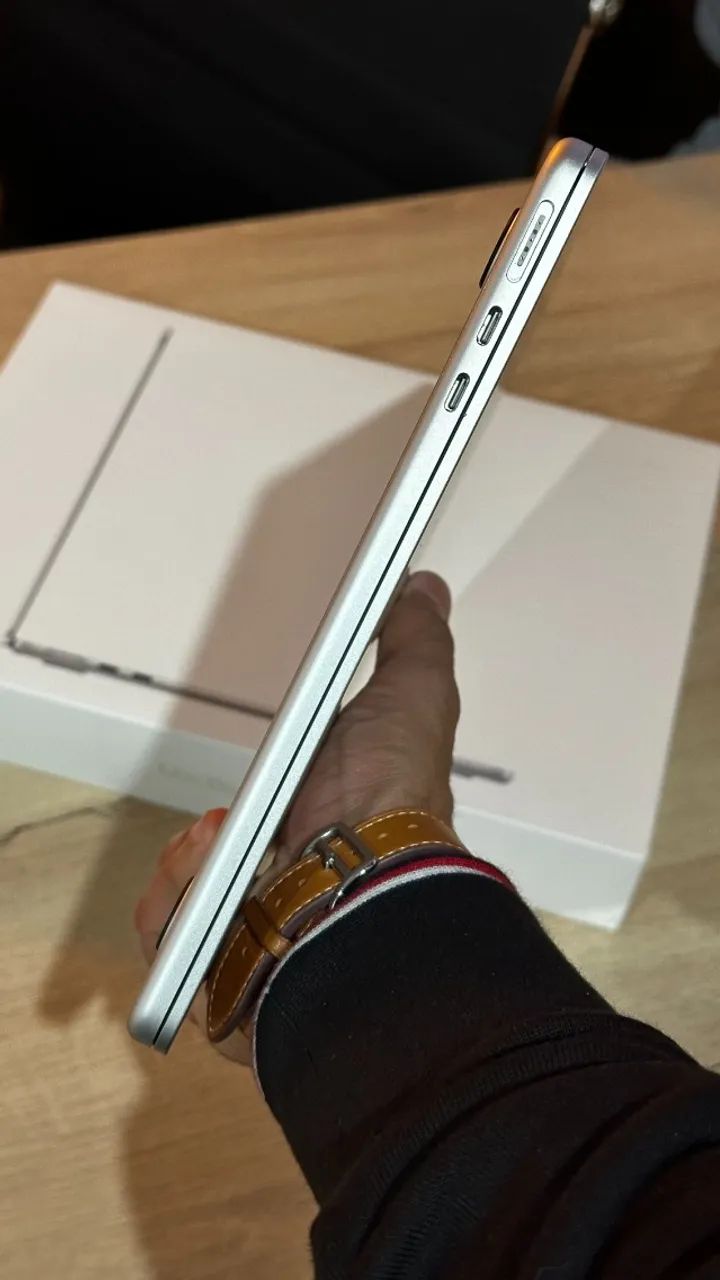 MacBook Air M2 2022 8GB Ram | 256GB SSD Silver - Saúde Bateria 95