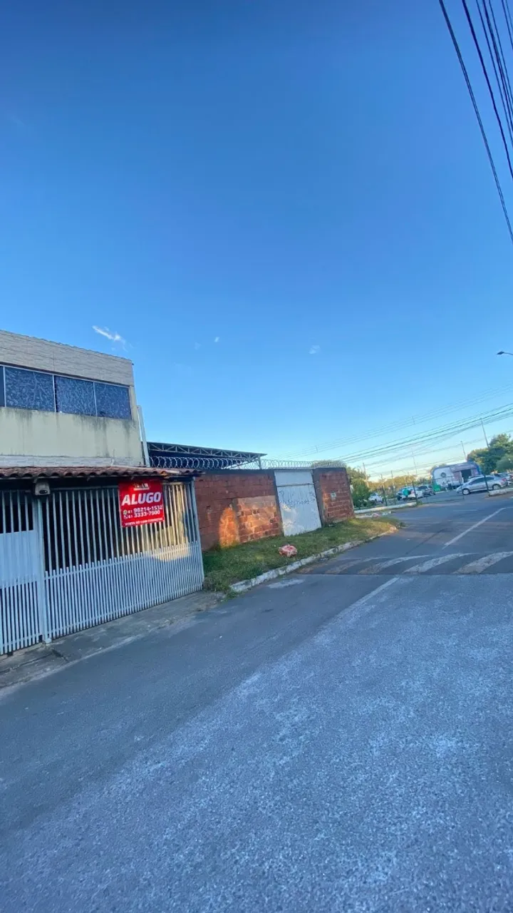 ? Sobrado espaçoso e ideal para famílias grandes ou comércios CONFIRA