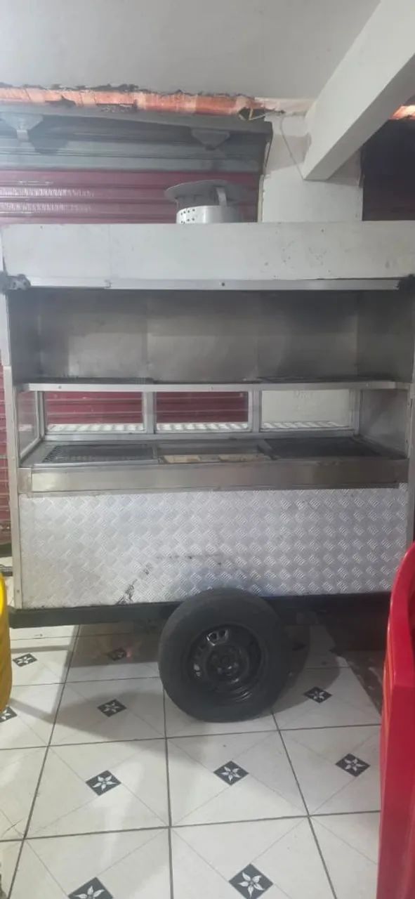 Reboque top todo no alumínio com churrasqueira e compartimento!