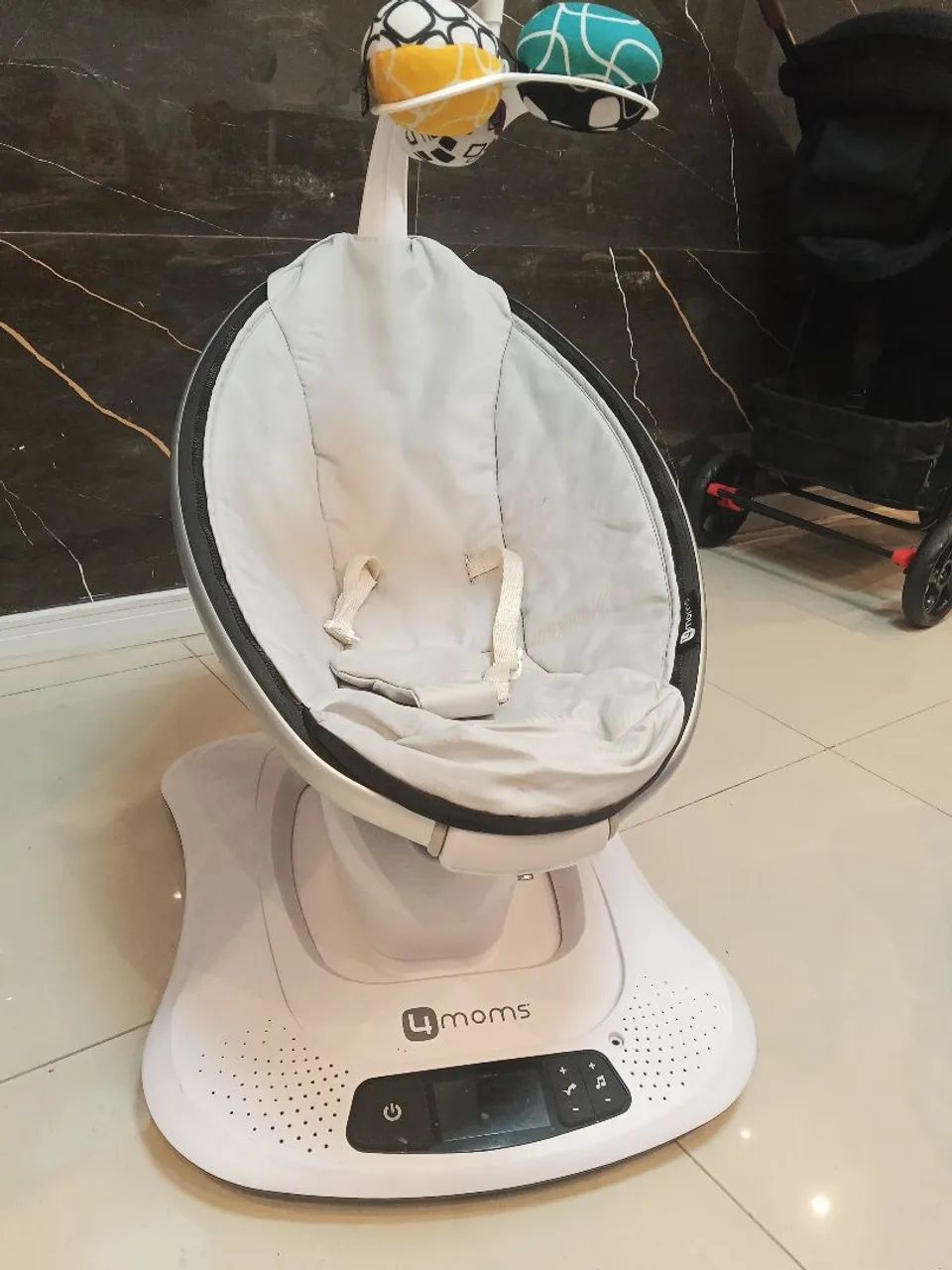Cadeirinha de balanço automático para bebê mamaroo 4 - Foto 4