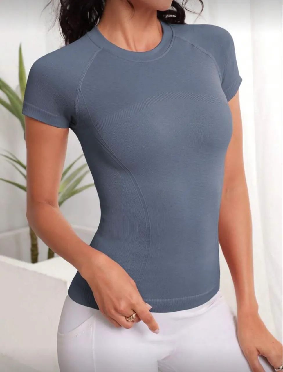 Camiseta Esportiva Feminina - Cinza Chumbo -Tam P - Nova