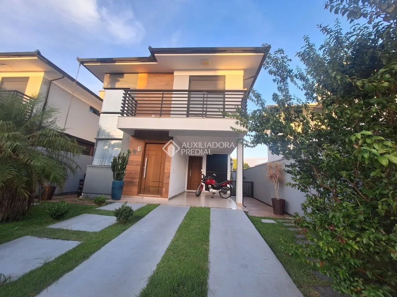 Casa no Ribeirão da Ilha 3 Suites