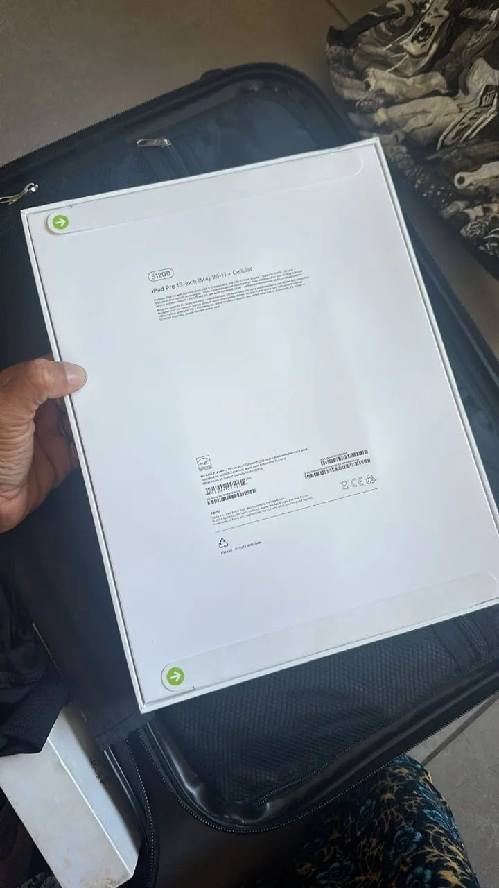 iPad Pro 13 Polegadas Wi-Fi + Cellular (512GB) - Preto - Tablets e