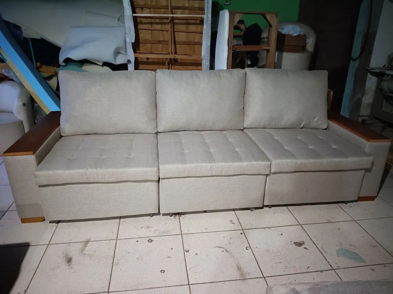 Sofá sem caixa 2 e 90 várias cores e tipos de tecido ...somente por encomenda  - Foto 3