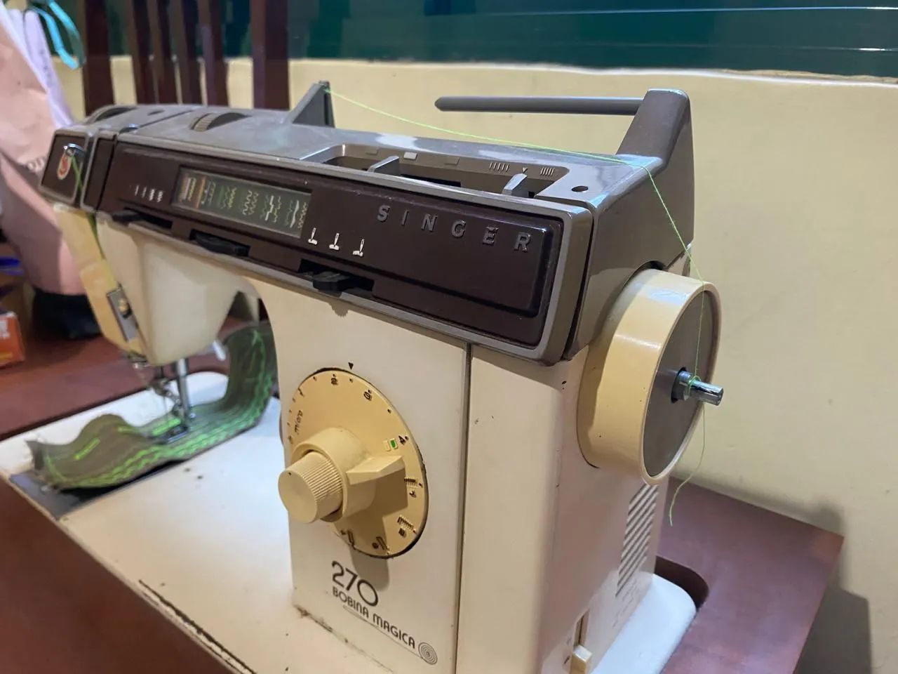 Máquina de Costura de Gabinete - Foto 4