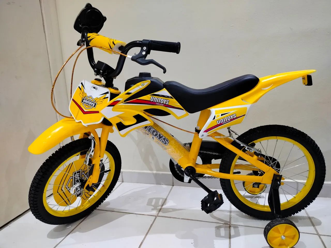 Vende se uma Bicicleta Infantil totalmente Nova - Foto 4