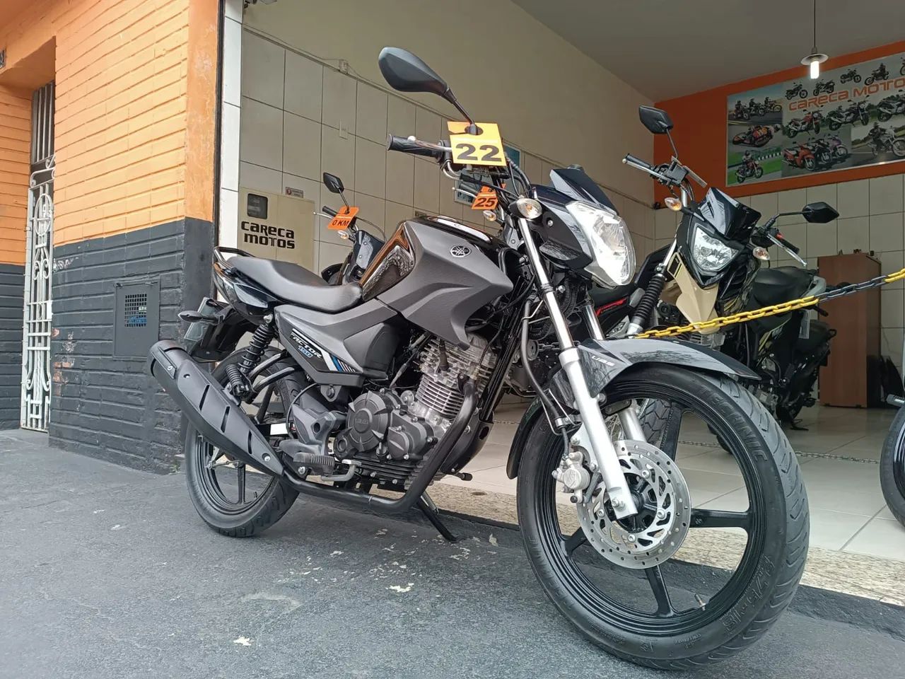 Factor 150 ED 2022 preta  - Foto 4