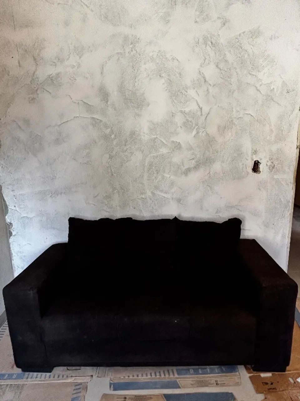 Sofá três lugares preto - Foto 2