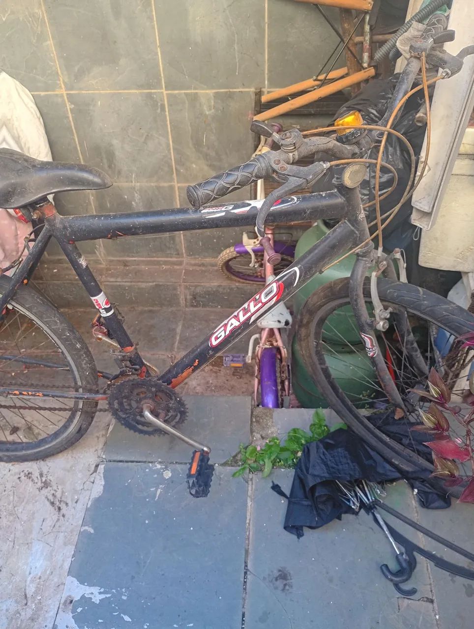 Bicicleta aro 26 e uma infantil  - Foto 3