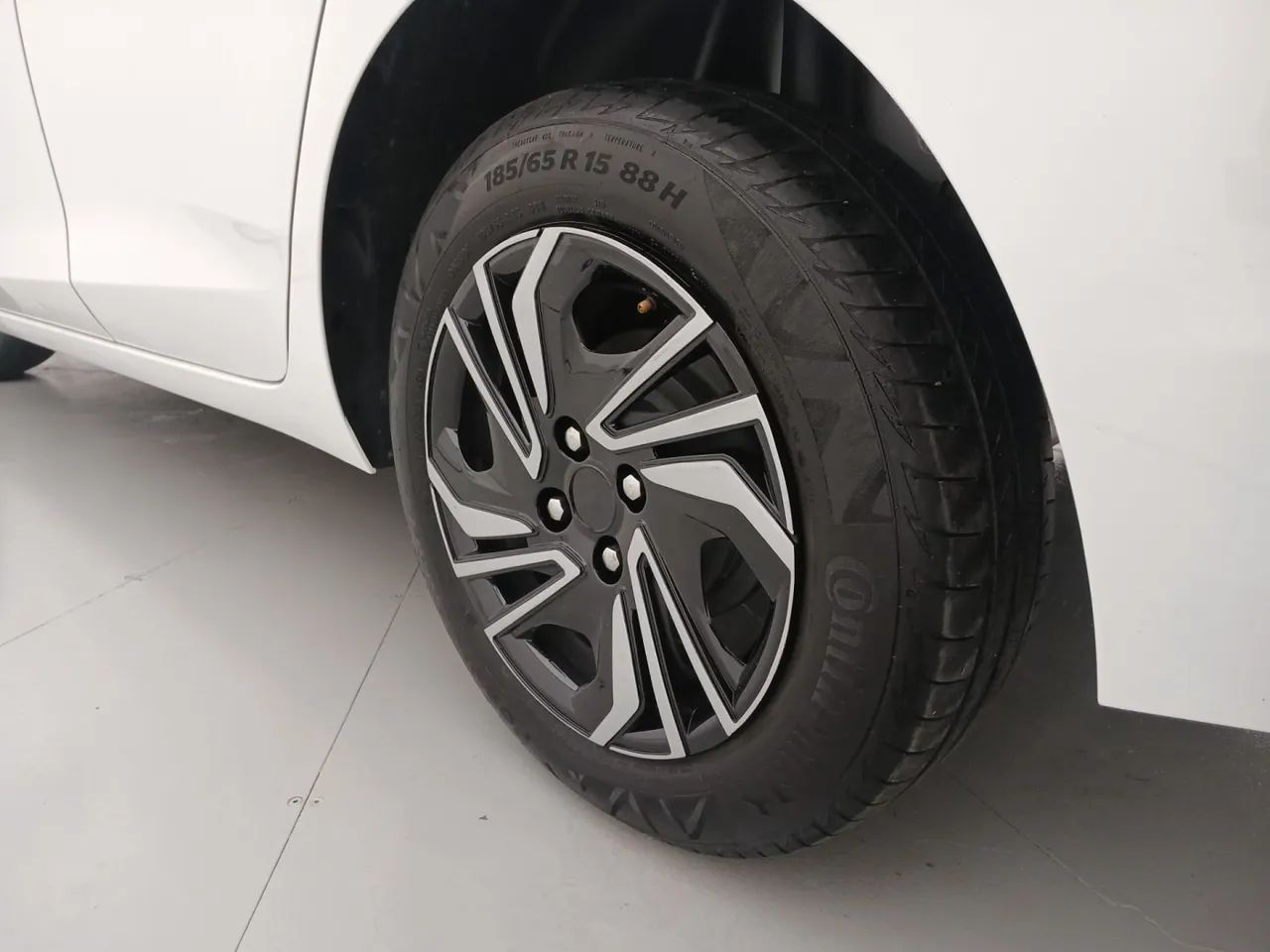 Chevrolet Onix Plus LT 1.0 12V Flex Mec. 4P, foto 12 de 18