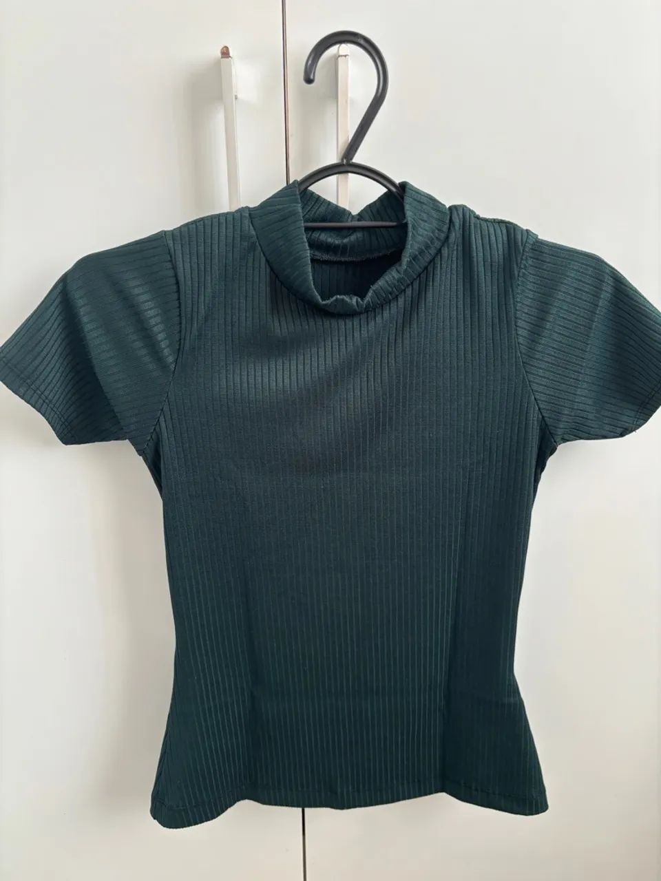 Blusas caneladas tamanho P - Foto 4