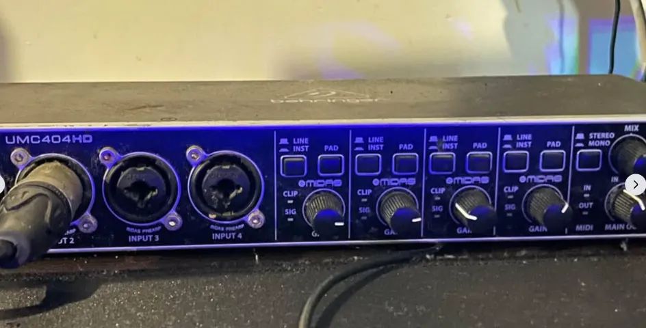 interface behringer umc 404hd 4 canais - Foto 2