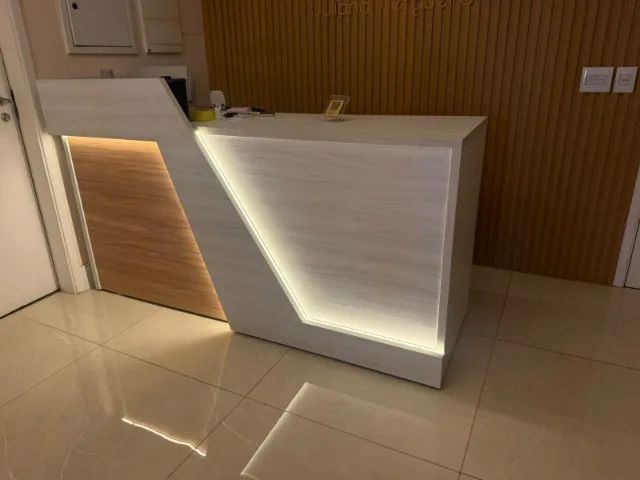 Balcão de atendimento com led 