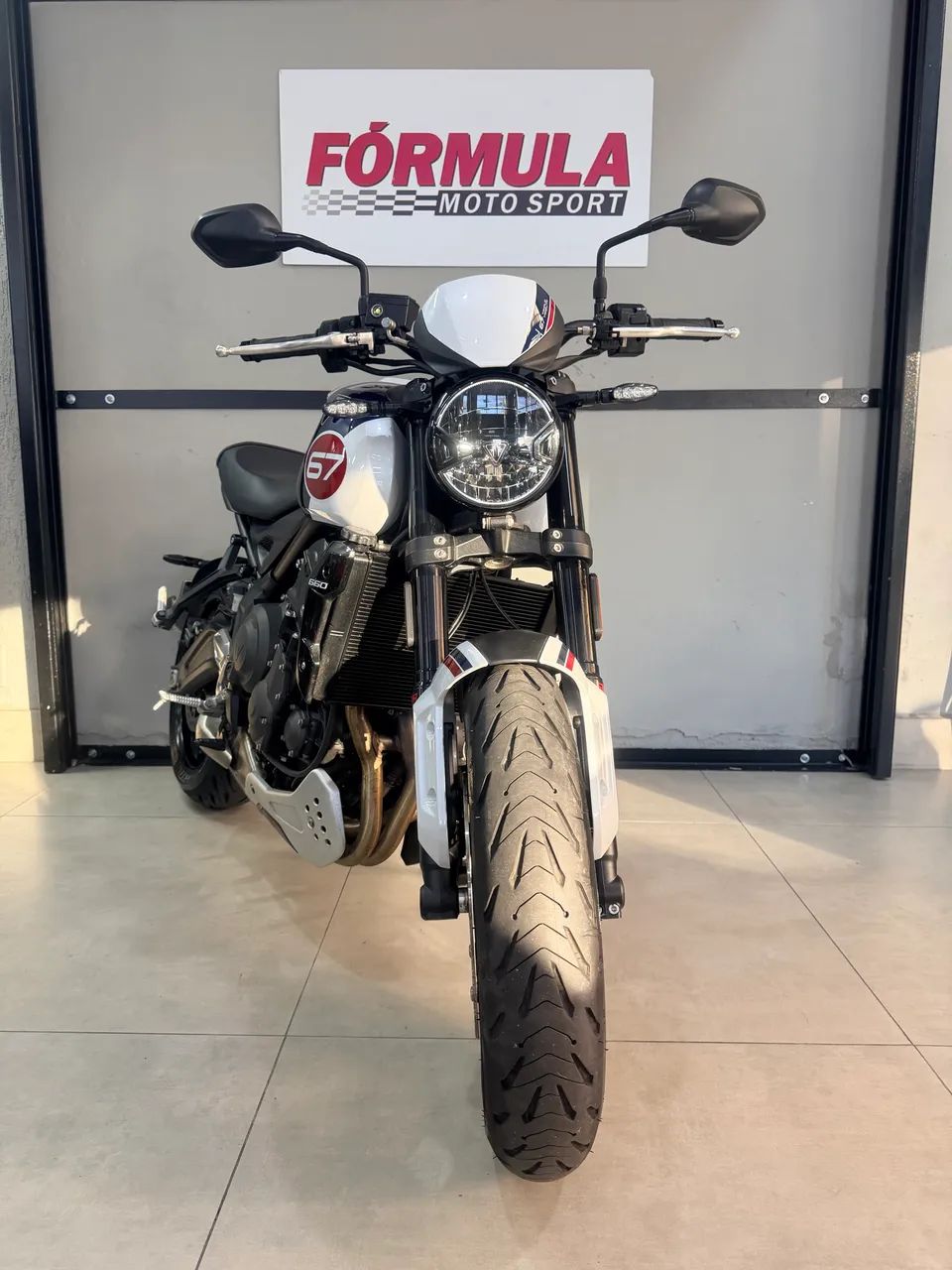 TRIUMPH TRIDENT 660 TRIBUTE 2025 - Foto 2