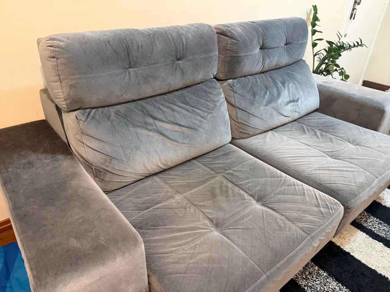 Sofá Cama 3 Lugares Retrátil Cinza Suede ? Retirada Itaim Bibi - Foto 4