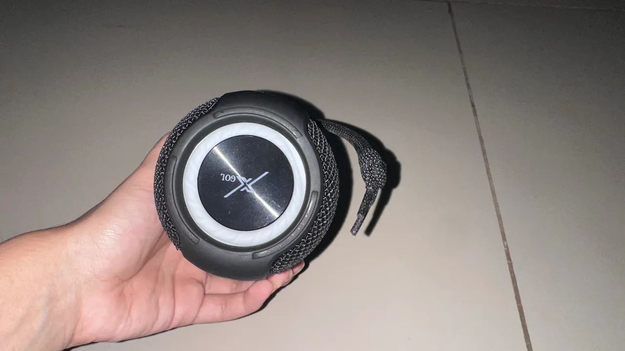 Caixa de som portátil com Bluetooth Kapbom, modelo KA-8778, resistente à água e com led - Foto 5