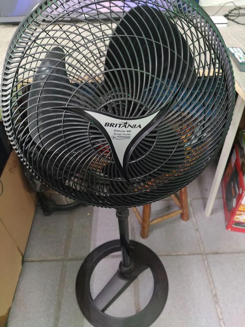 Ventilador com pedestal 220v - Foto 2